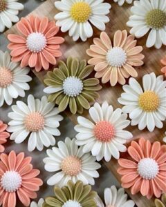 CANDLE_CABINETS Scented Daisy Candle Set of 6... - Image 5