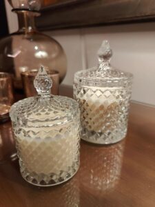 Bumbleberry Crystal Glass Jar Scented Candle Combo (Big & Medium Jar) | Soy Wax | Hand Poured | Luxury Candles | 10 Premium Fragrance Options | Home Decor | Gifting | 920 Gm (Lavender) - Image 4