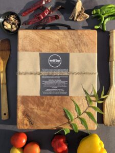 Wood Chop Anti-Bacterial Single Solid BlockWooden Chopping - Mango Wood Cutting Board with Metal Handel (15 x 9 x 1 Inches, Large) - Image 3