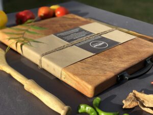 Wood Chop Anti-Bacterial Single Solid BlockWooden Chopping - Mango Wood Cutting Board with Metal Handel (15 x 9 x 1 Inches, Large) - Image 6